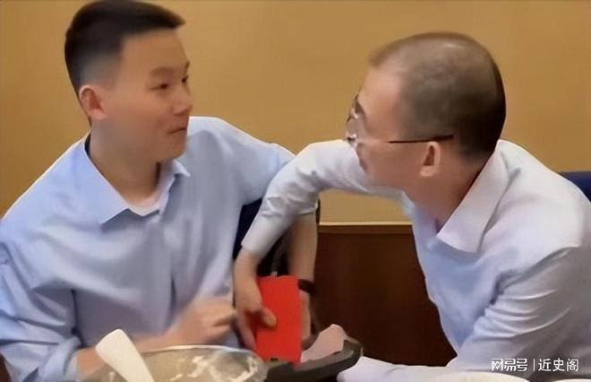 瑾汐直播二姐连线刷礼物生家养家都姓陈都是家中老三缘分啊(图2)