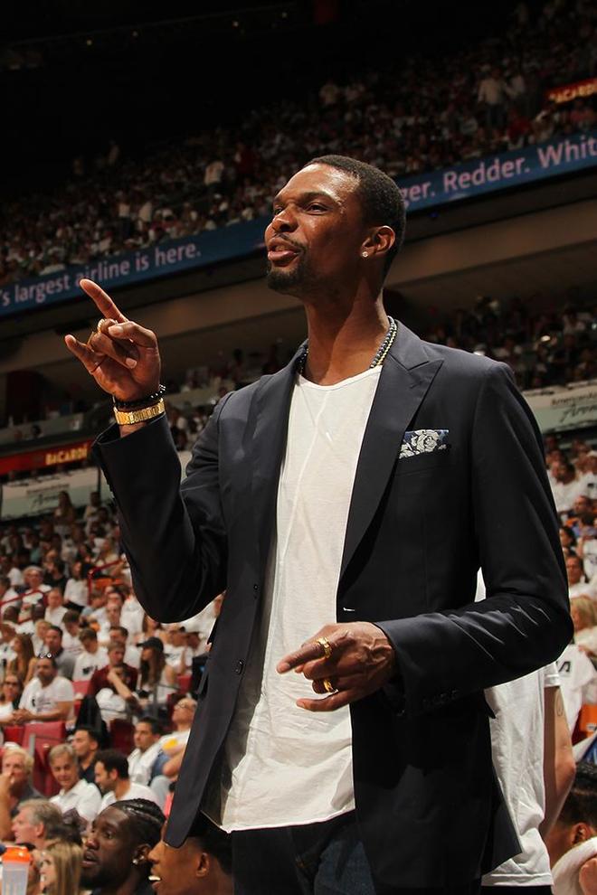 41岁波什现状：退役9年不工作老了不少和1米6娇妻生了5个娃(图5)