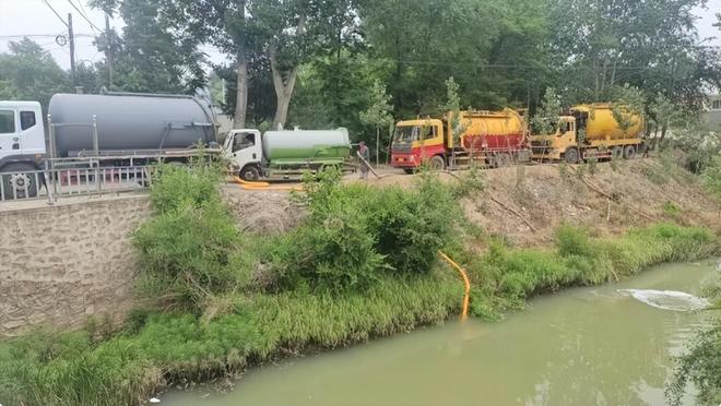 秦皇岛河水突漂白沫死鱼！恶臭弥漫如臭鸡蛋村民：不敢开窗(图3)