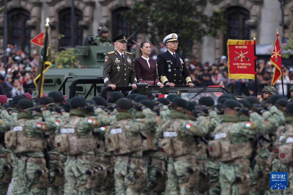 墨西哥举行独立日阅兵(图3)