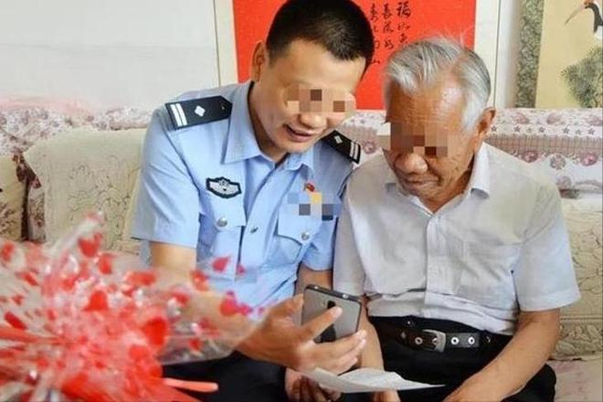 浙江渔民从河底捞出15年轿车打开门所有人呆住：里面竟有俩人(图17)