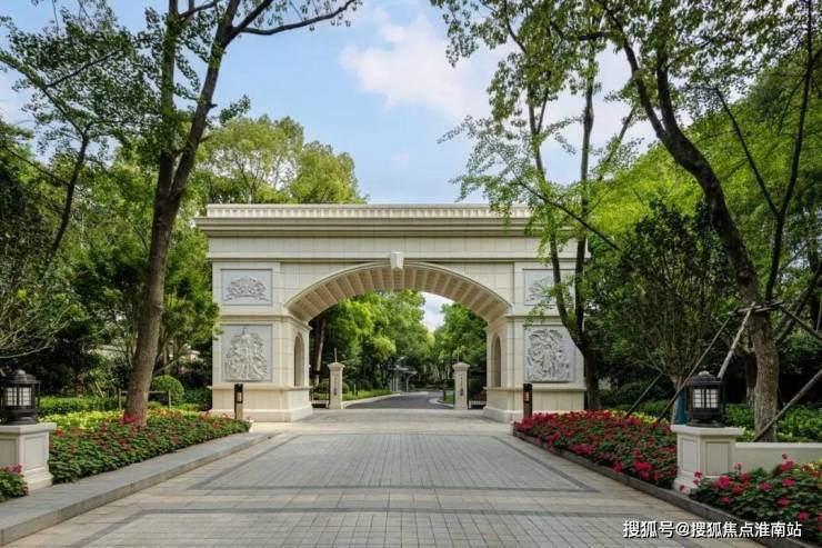 绿宝园翡梵售楼处最新发布(首页网站)绿宝园翡梵销售中心可详聊楼盘详情价格地址清晰告知配套成熟前台电话(图15)